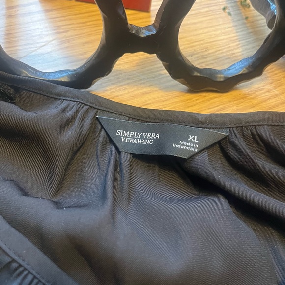 Simply Vera Vera Wang Black Blouse - Picture 2 of 2